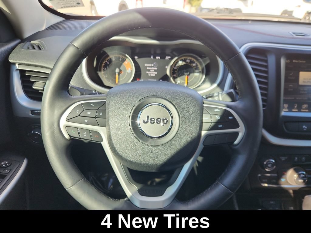 Used 2018 Jeep Cherokee Trailhawk w/ Quick Order Package 27L AWD/4WD image 16