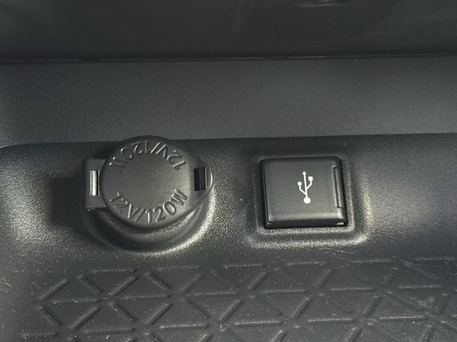 Used 2022 Toyota RAV4 SE AWD/4WD image 22