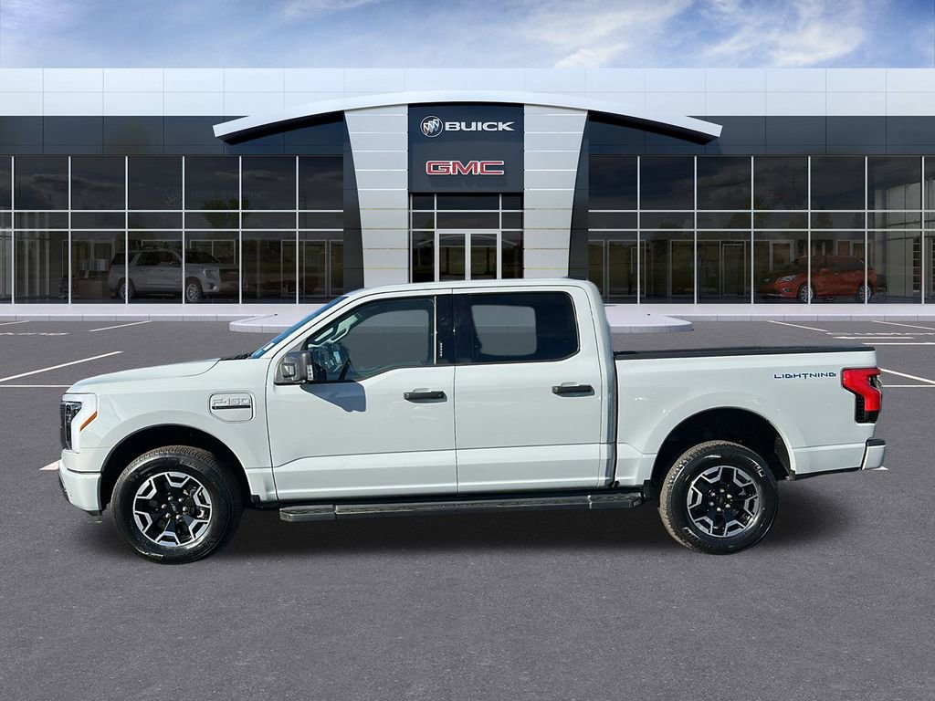 Used 2023 Ford F150 Lightning XLT image 2