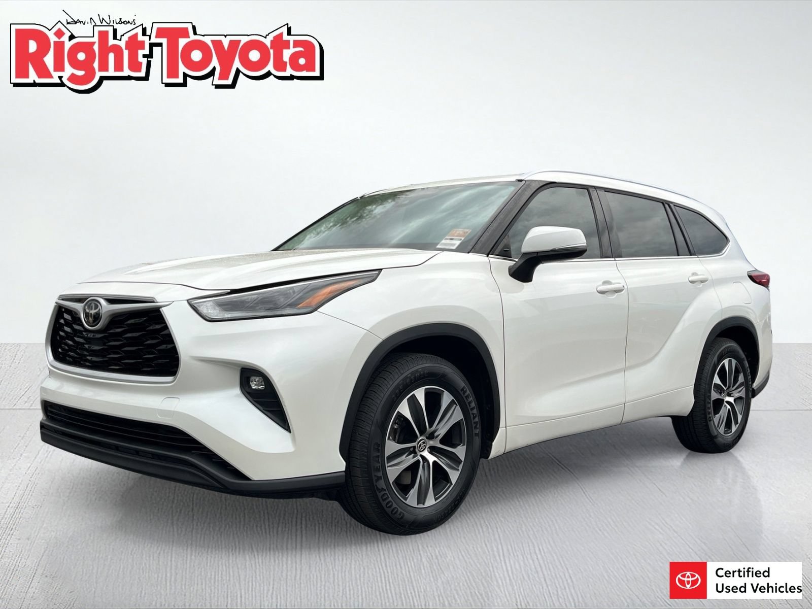 Certified 2021 Toyota Highlander XLE FWD image 1