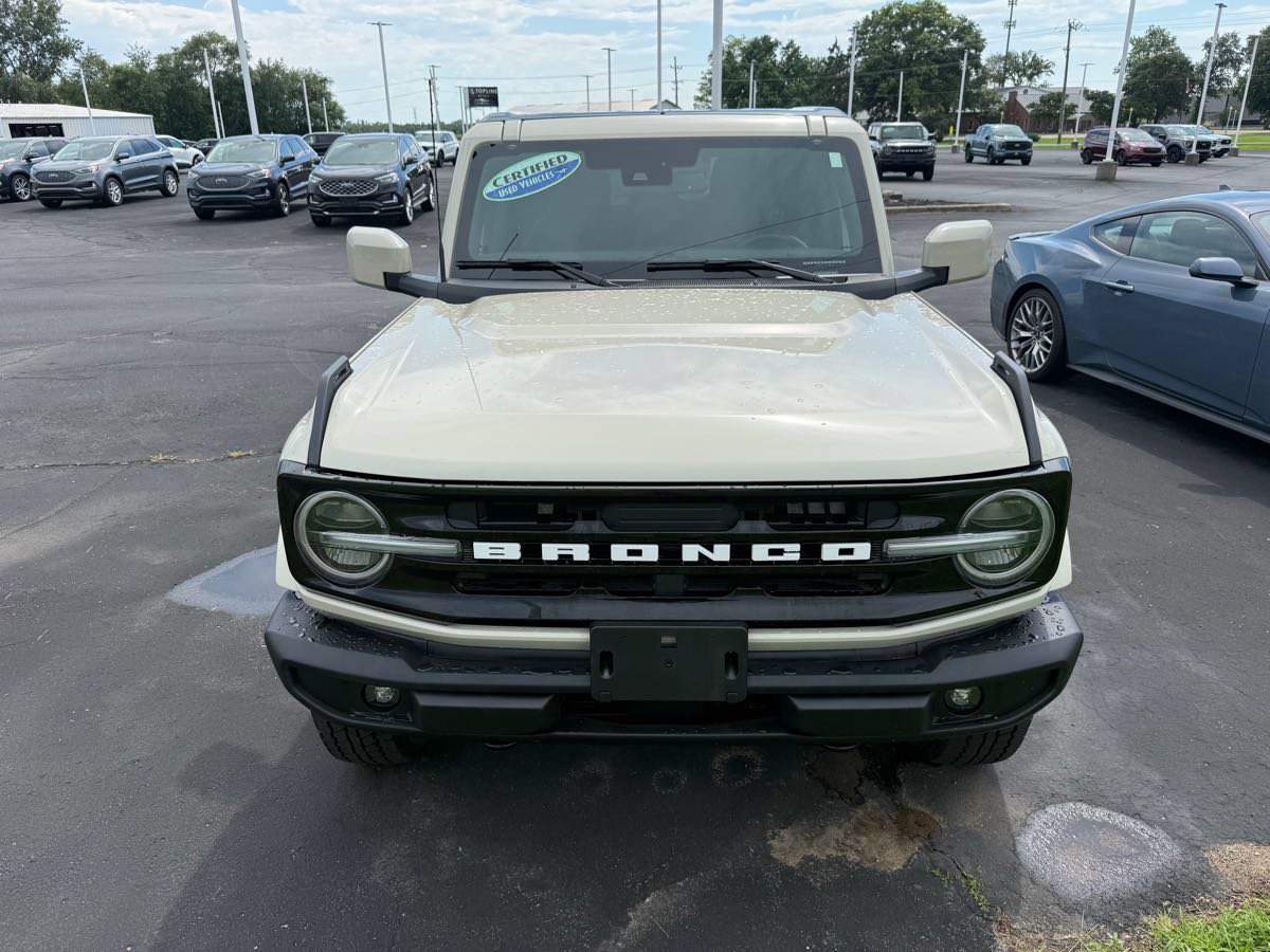 Used 2025 Ford Bronco Outer Banks AWD/4WD image 2
