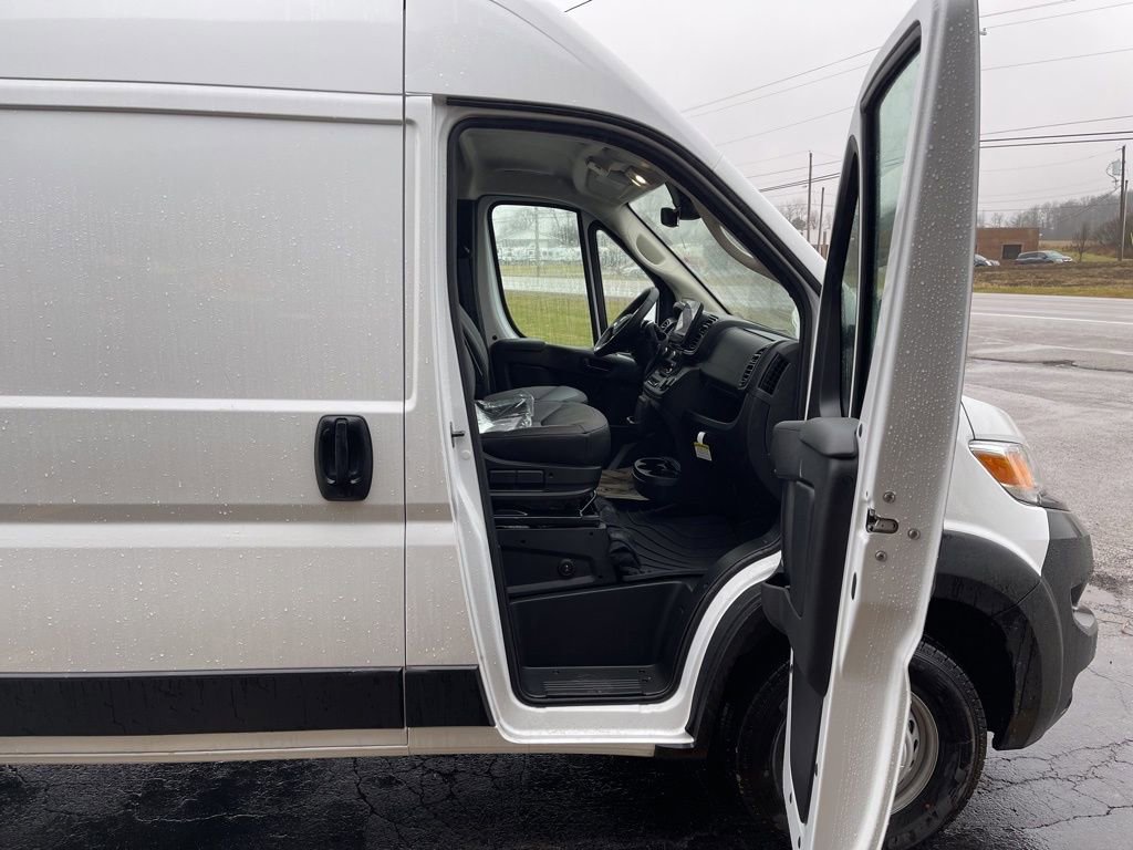 New 2025 RAM ProMaster 3500 w/ Premium Convenience Group FWD image 8