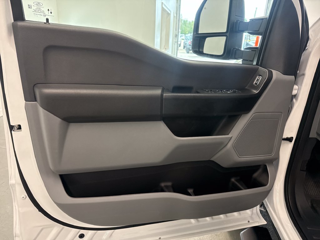 New 2027 Ford F350 XL w/ XL Chrome Package AWD/4WD image 13