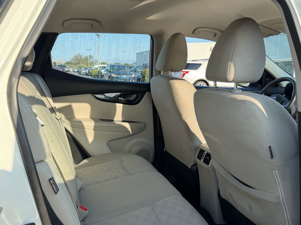 Used 2020 Nissan Rogue Sport SV FWD image 17