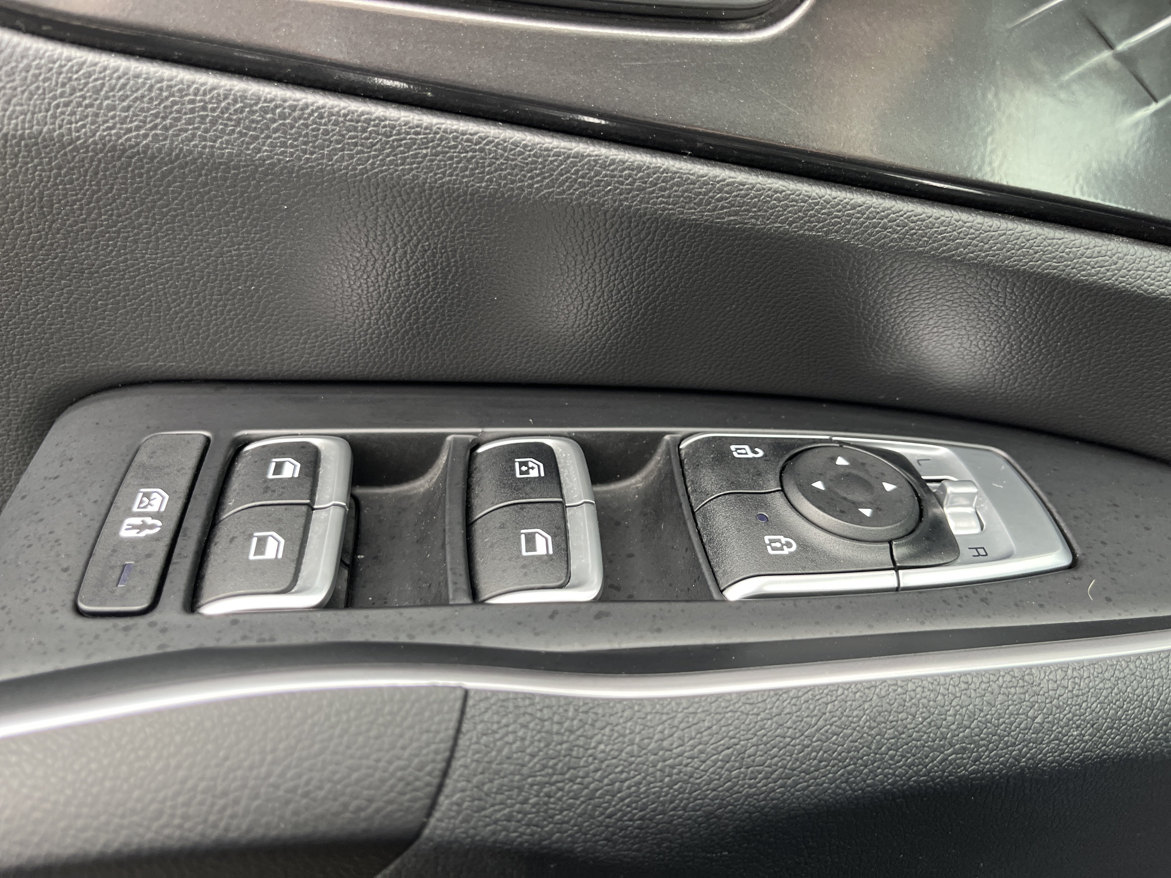 Used 2023 Kia Sorento S FWD image 25
