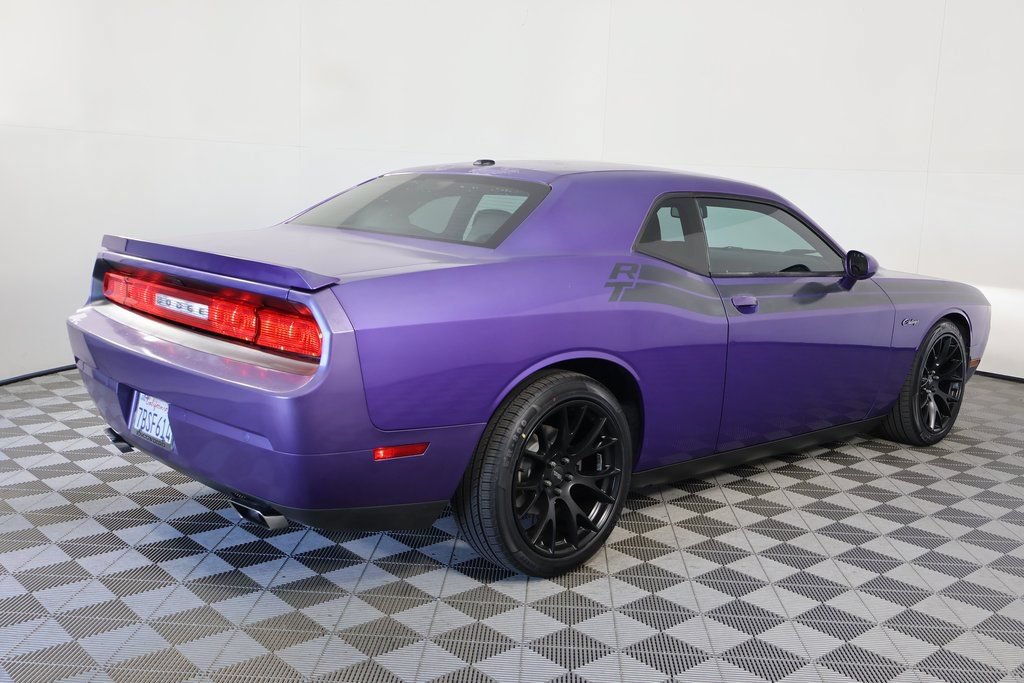 Used 2013 Dodge Challenger R/T RWD image 4