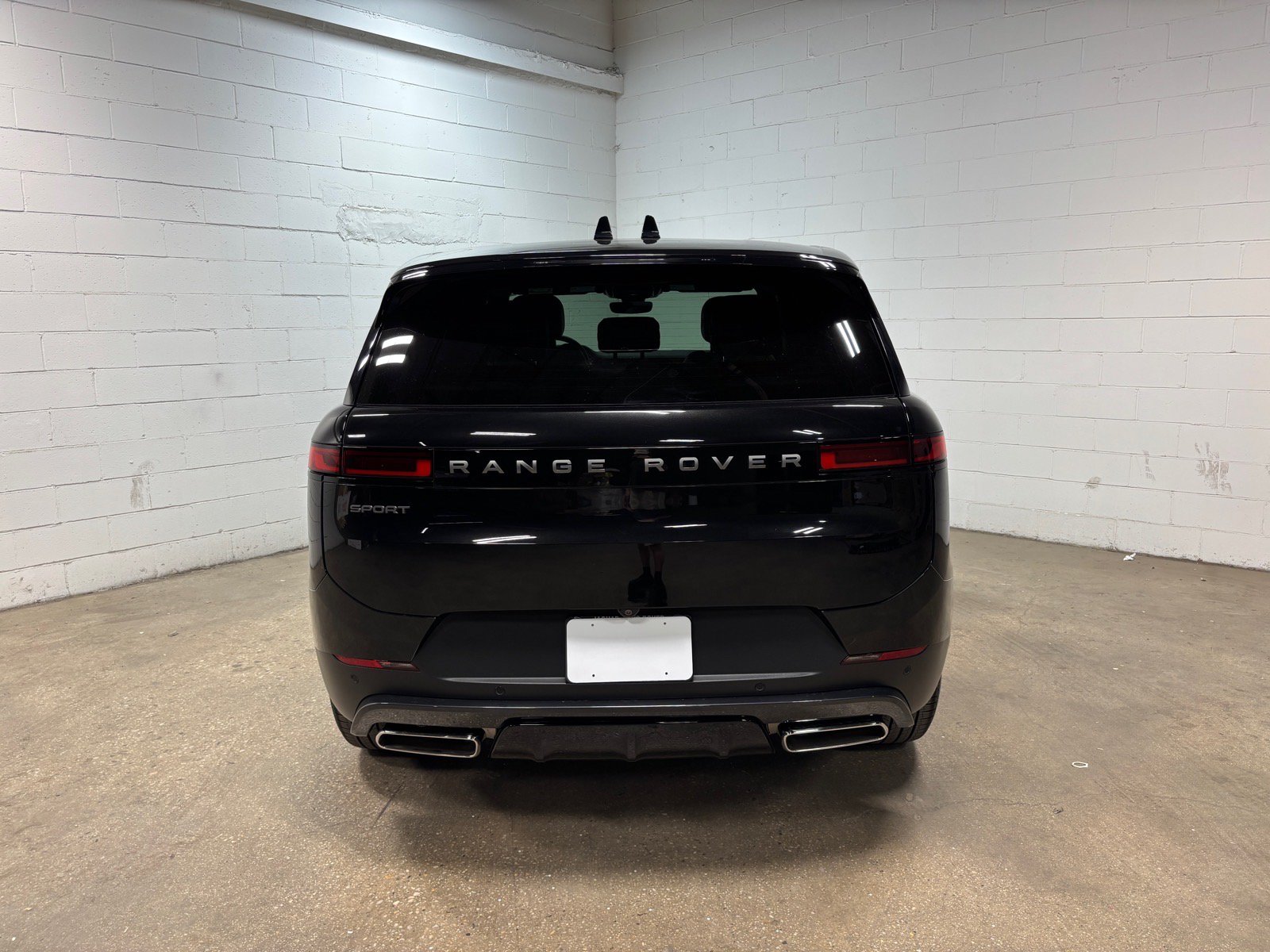 Used 2025 Land Rover Range Rover Sport AWD/4WD image 8