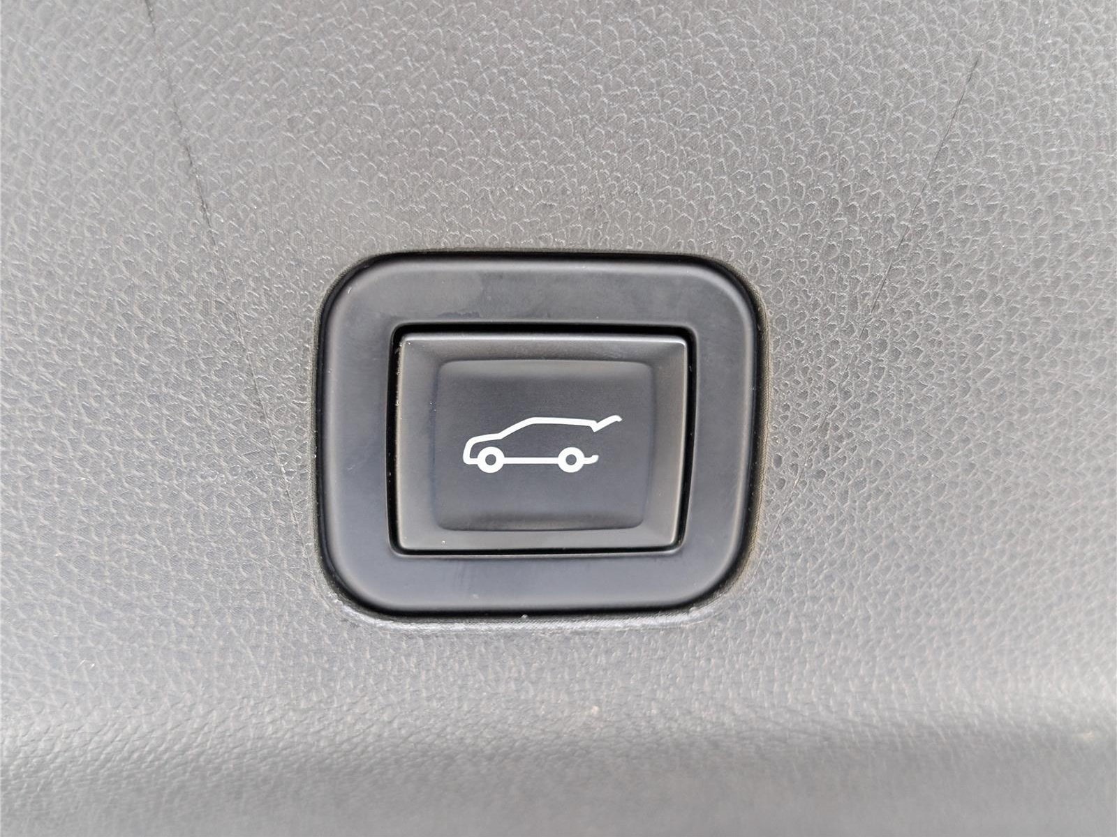 Used 2023 Chevrolet Tahoe High Country w/ Advanced Technology Package AWD/4WD image 17