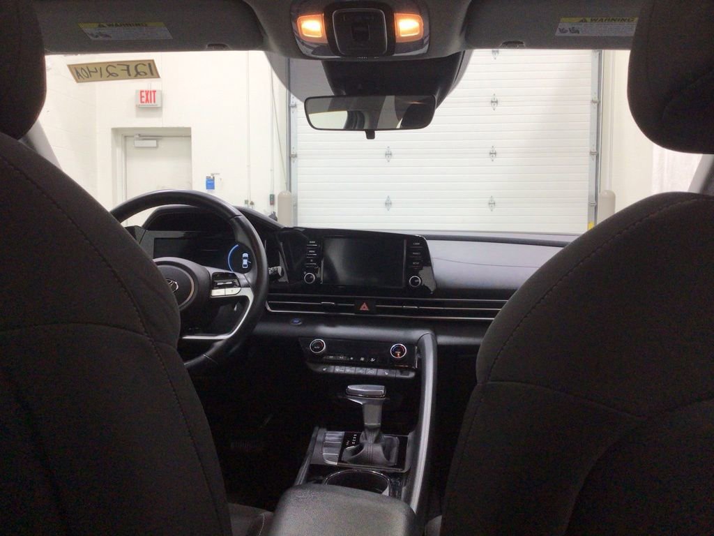 Used 2021 Hyundai Elantra SEL w/ Convenience + Premium Package image 26