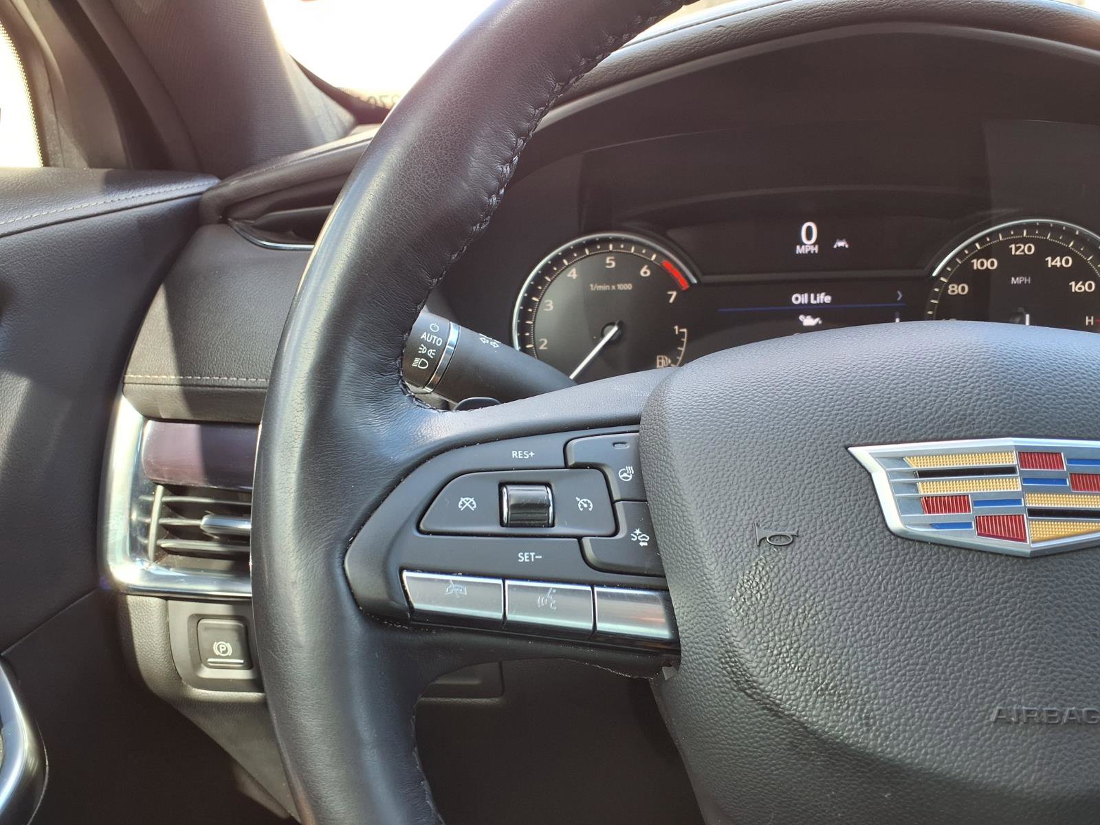 Certified 2023 Cadillac XT4 Luxury w/ Cold Weather Package image 27