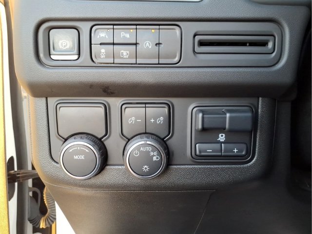 Used 2024 Chevrolet Suburban RST w/ Luxury Package RWD image 19
