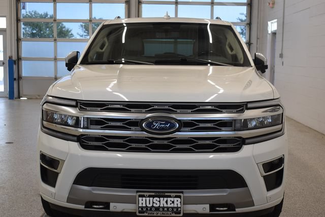 Used 2024 Ford Expedition Max Platinum AWD/4WD image 3