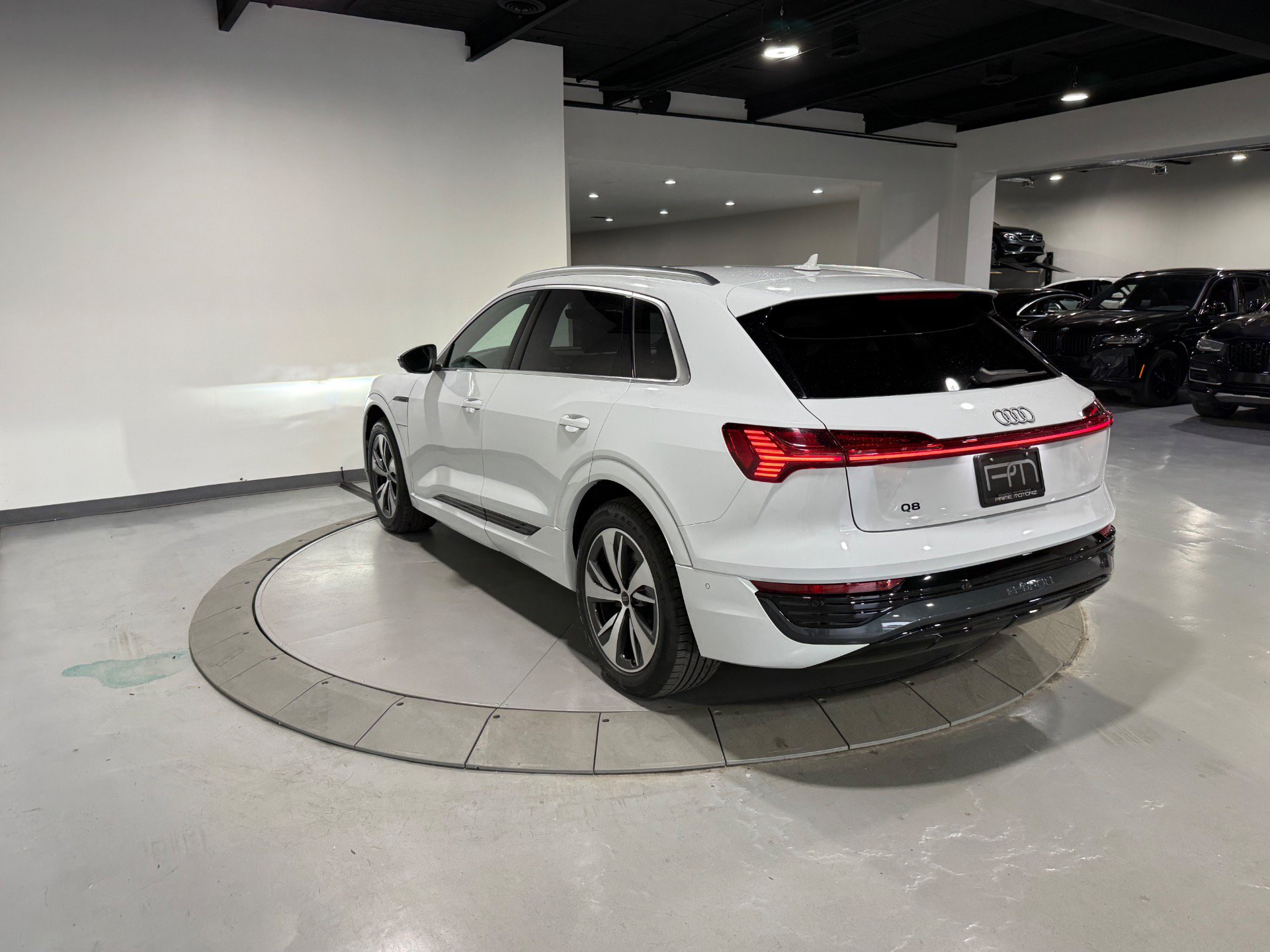 Used 2024 Audi Q8 e-tron Premium Plus w/ Premium Plus Package AWD/4WD image 9