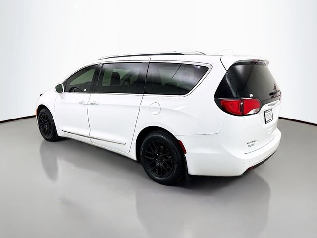 Used 2018 Chrysler Pacifica Touring-L Plus w/ Tire & Wheel Group image 5