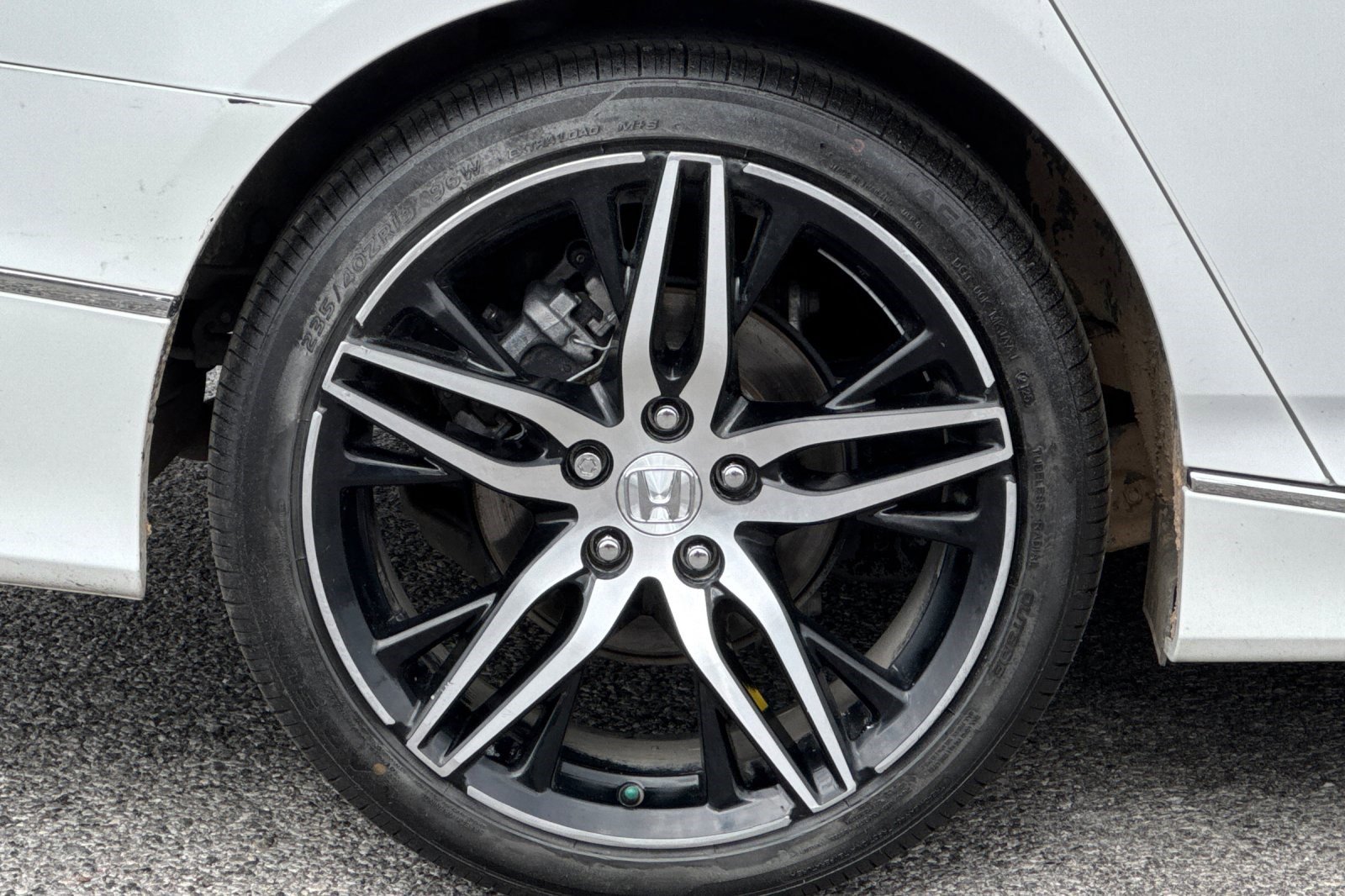 Used 2022 Honda Accord Touring image 11