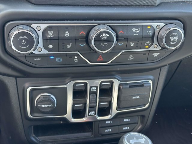 Used 2023 Jeep Wrangler Unlimited w/ Cold Weather Group AWD/4WD image 19