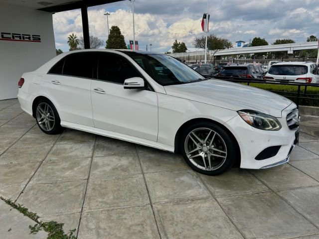 Used 2016 Mercedes-Benz E 400 Sedan w/ Lighting Package image 5