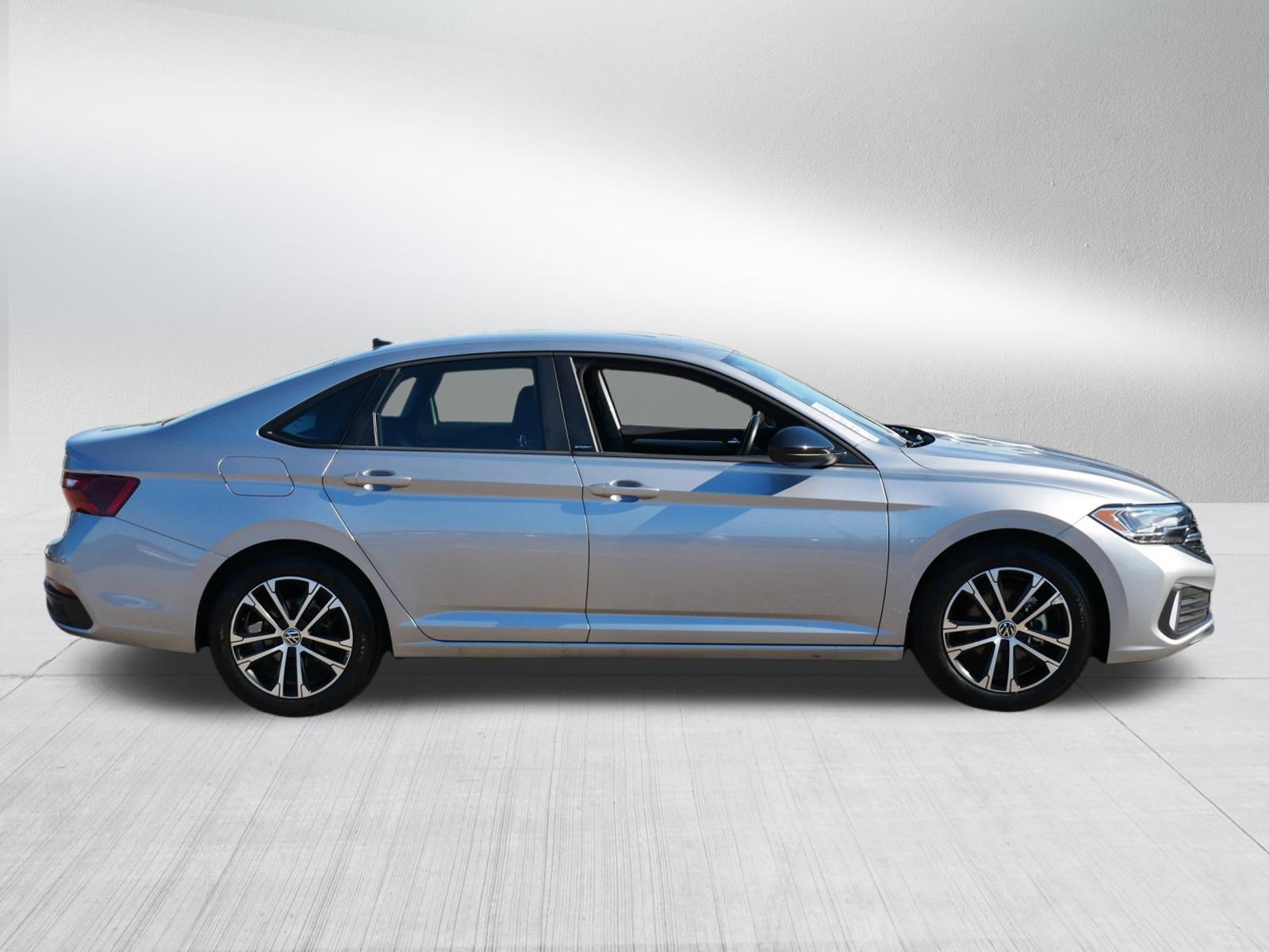 Used 2024 Volkswagen Jetta Sport FWD image 8