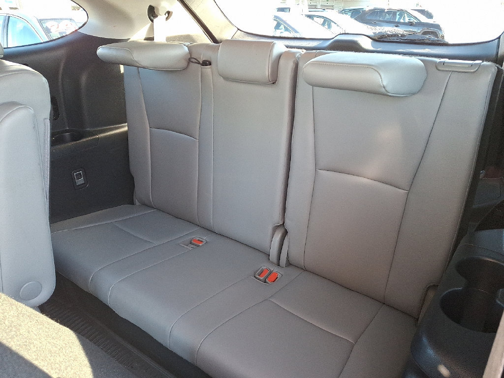 Certified 2022 Toyota Highlander XLE AWD/4WD image 11