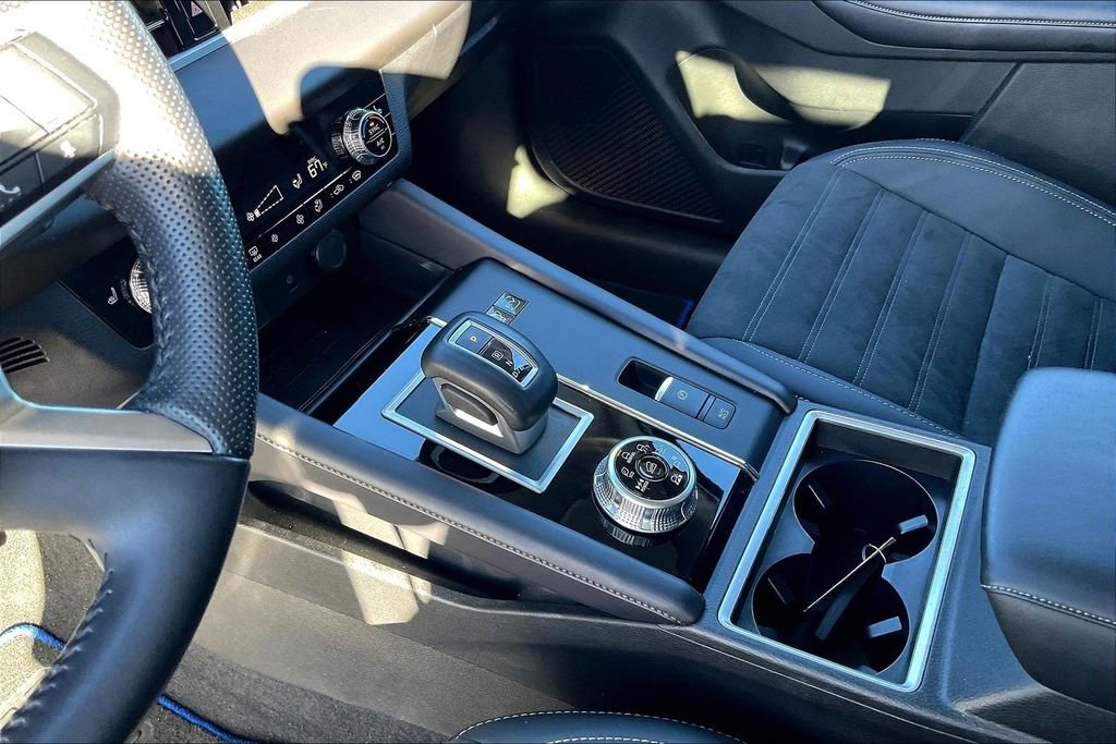 Used 2024 Mitsubishi Outlander SE image 16