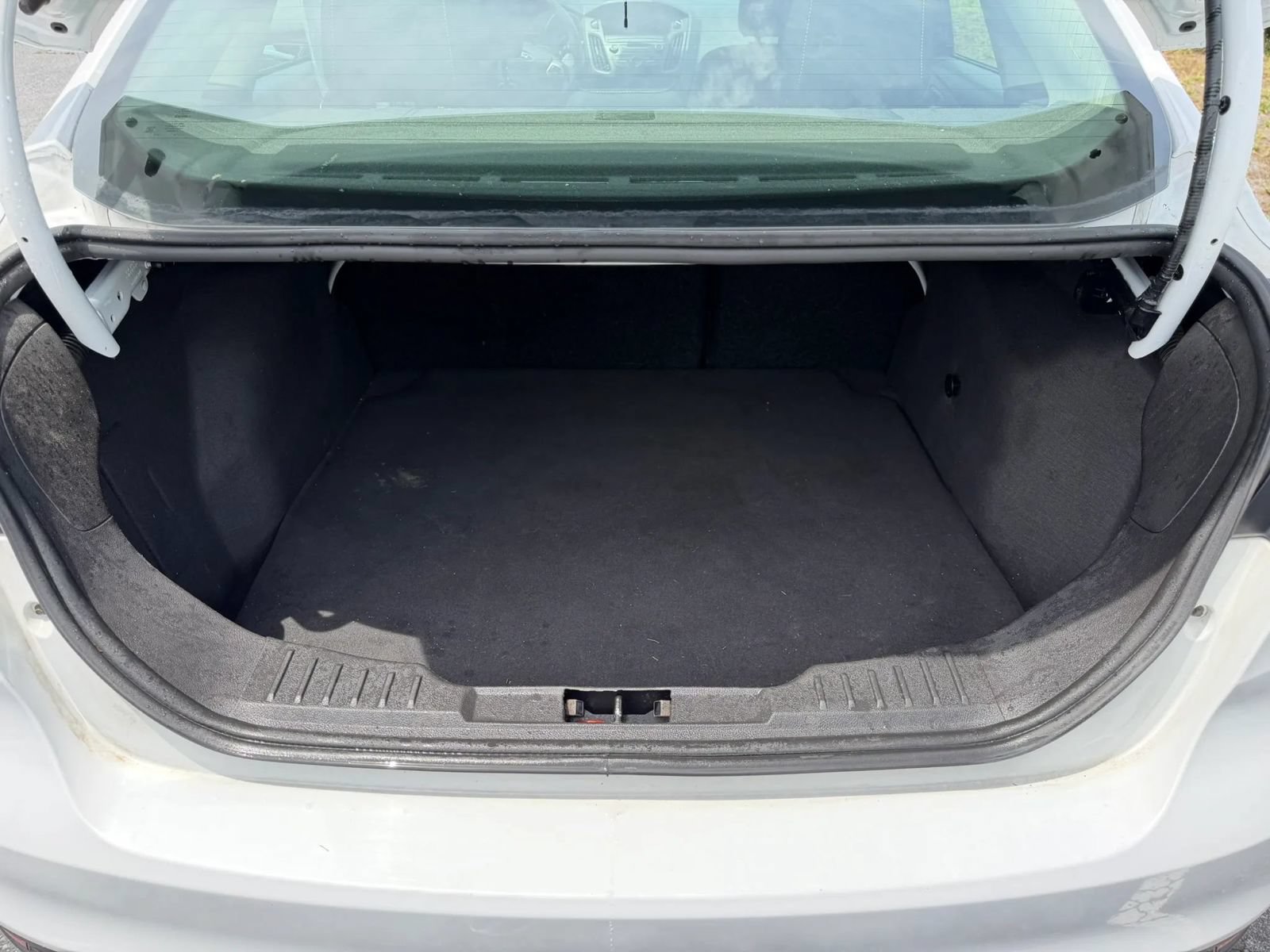 Used 2018 Ford Focus SE FWD image 12