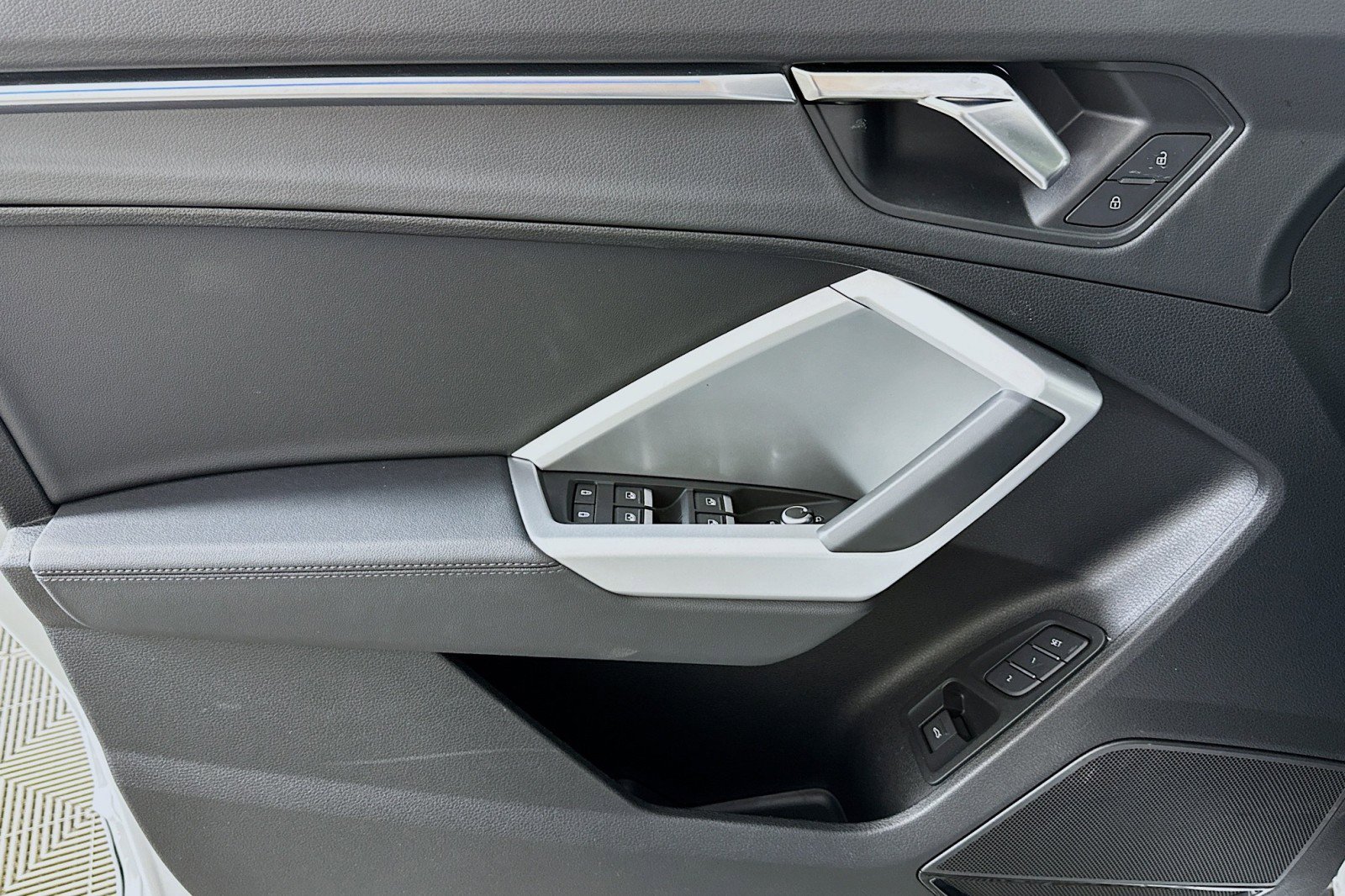 Used 2025 Audi Q3 2.0T Premium Plus w/ Premium Plus Package image 21