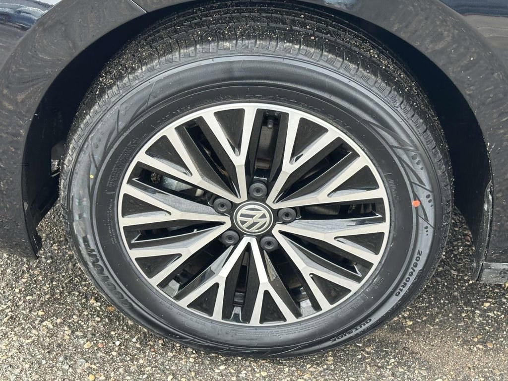 Certified 2021 Volkswagen Jetta SE w/ SE Cold Weather Package image 9