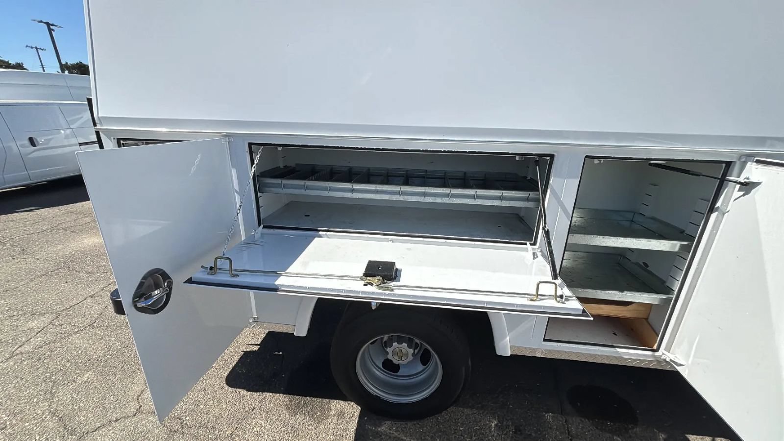 Used 2020 Chevrolet Express 3500 w/ Power Convenience Package RWD image 45