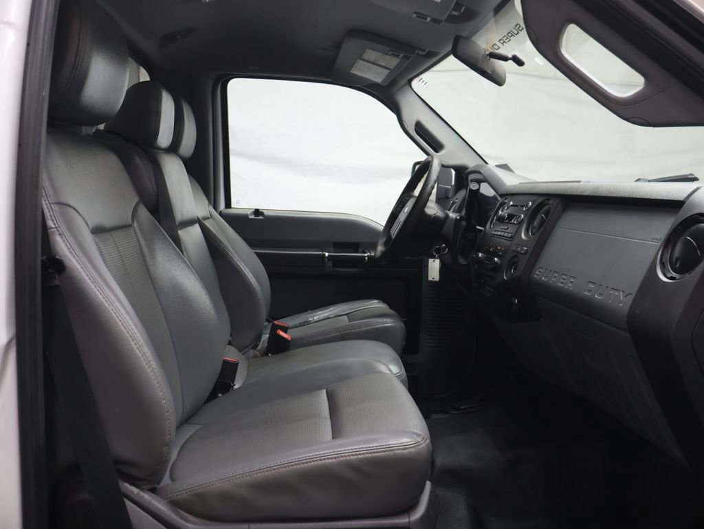 Used 2016 Ford F550 4x4 Regular Cab Super Duty image 9