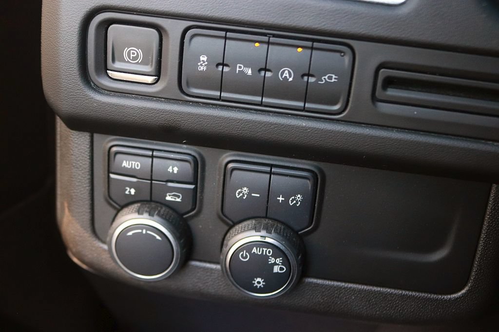 Used 2021 Chevrolet Tahoe LT AWD/4WD image 28