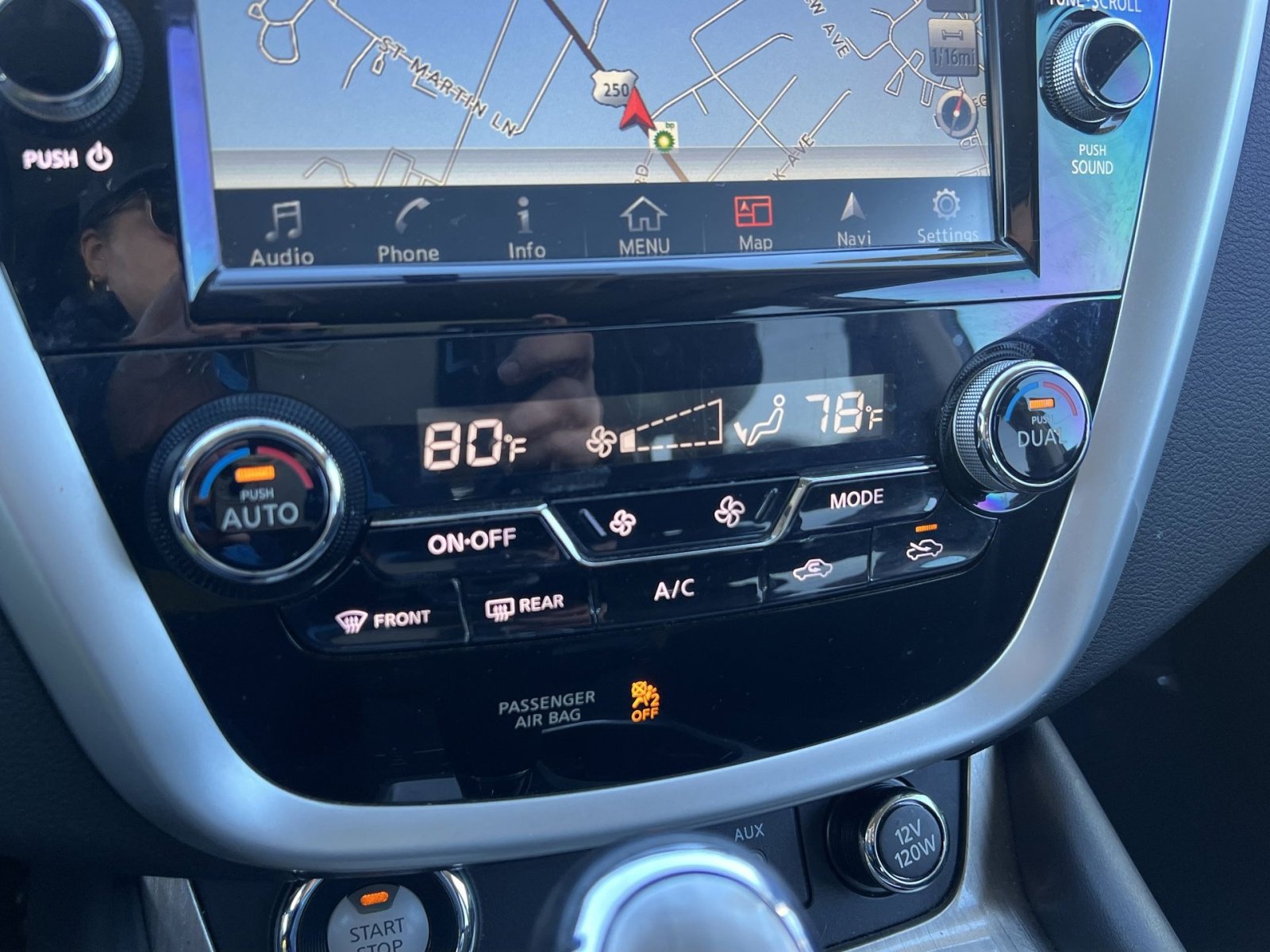 Used 2018 Nissan Murano SV w/ Premium Package image 18