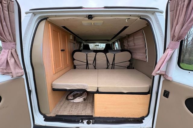 Used 2010 Ford E-150 and Econoline 150 RWD image 14