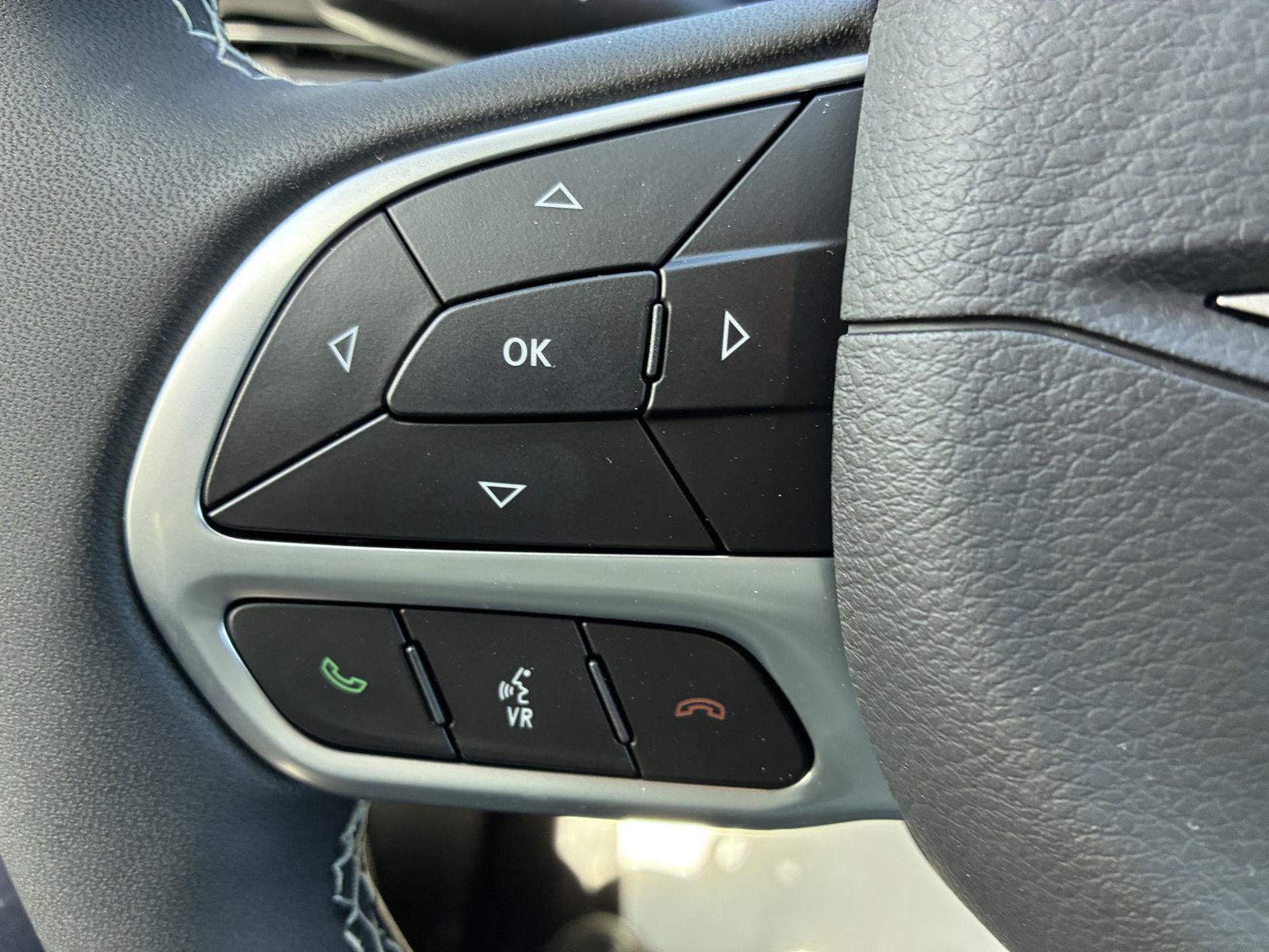 New 2027 Chrysler Pacifica Select AWD/4WD image 34