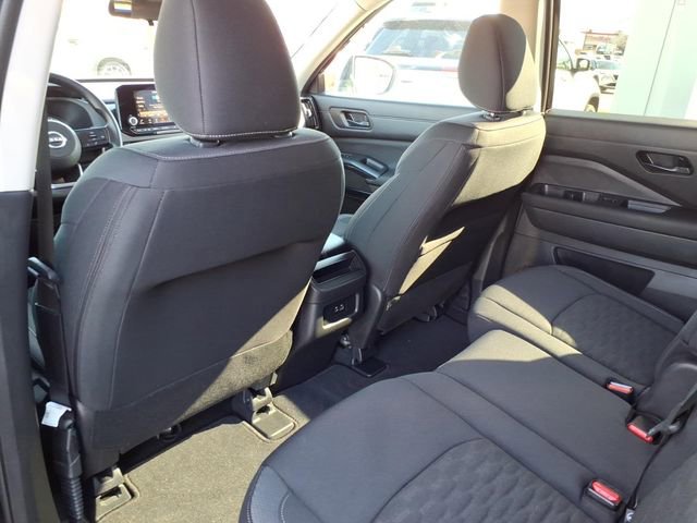 Used 2025 Nissan Pathfinder S w/ Cargo Package image 12