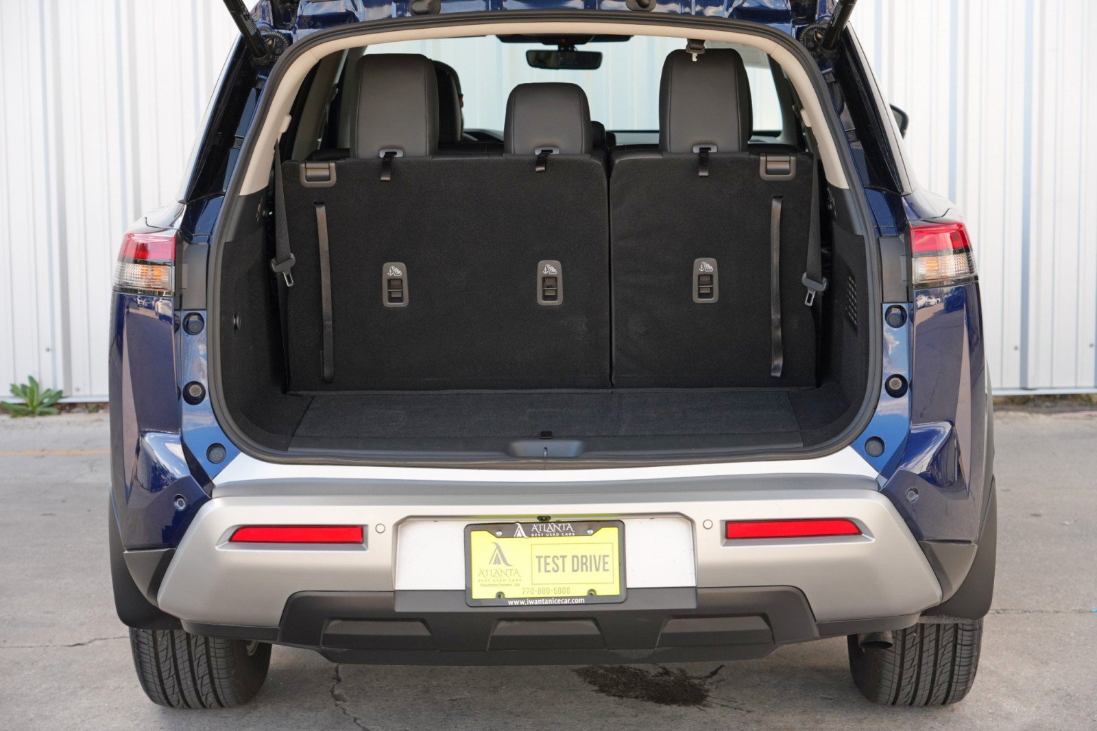 Used 2025 Nissan Pathfinder SL AWD/4WD image 8