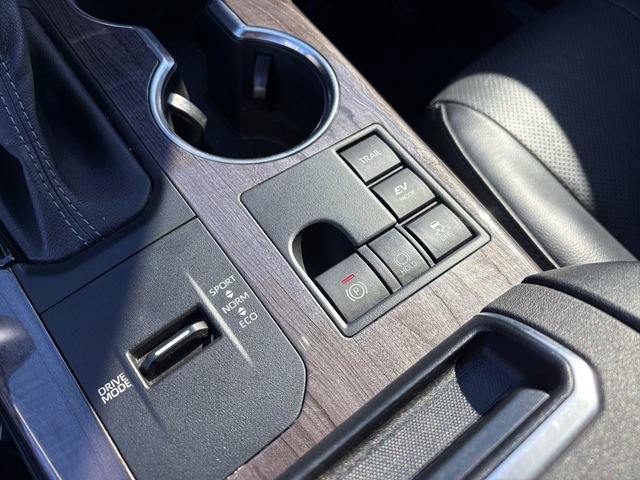 Used 2023 Toyota Highlander Limited AWD/4WD image 23