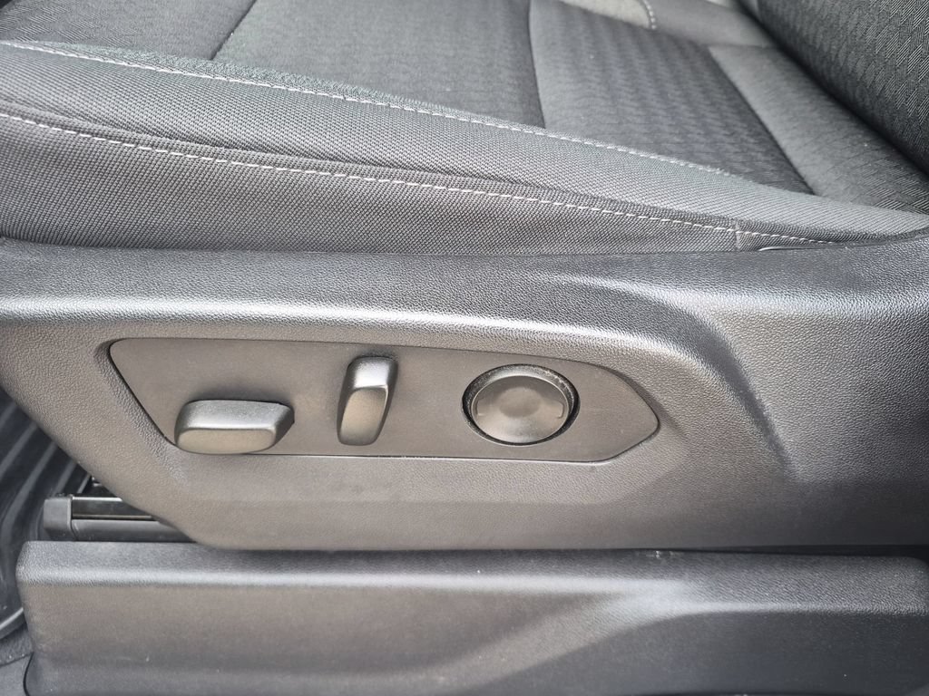 Used 2023 Chevrolet Silverado 1500 Custom RWD image 12