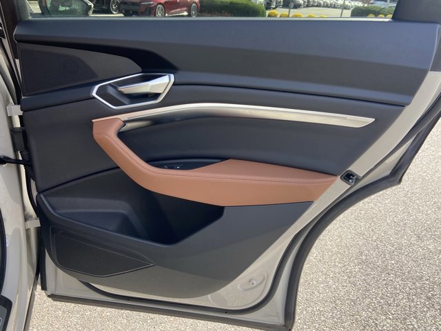 Used 2022 Audi e-tron Premium w/ Convenience Plus Package image 26