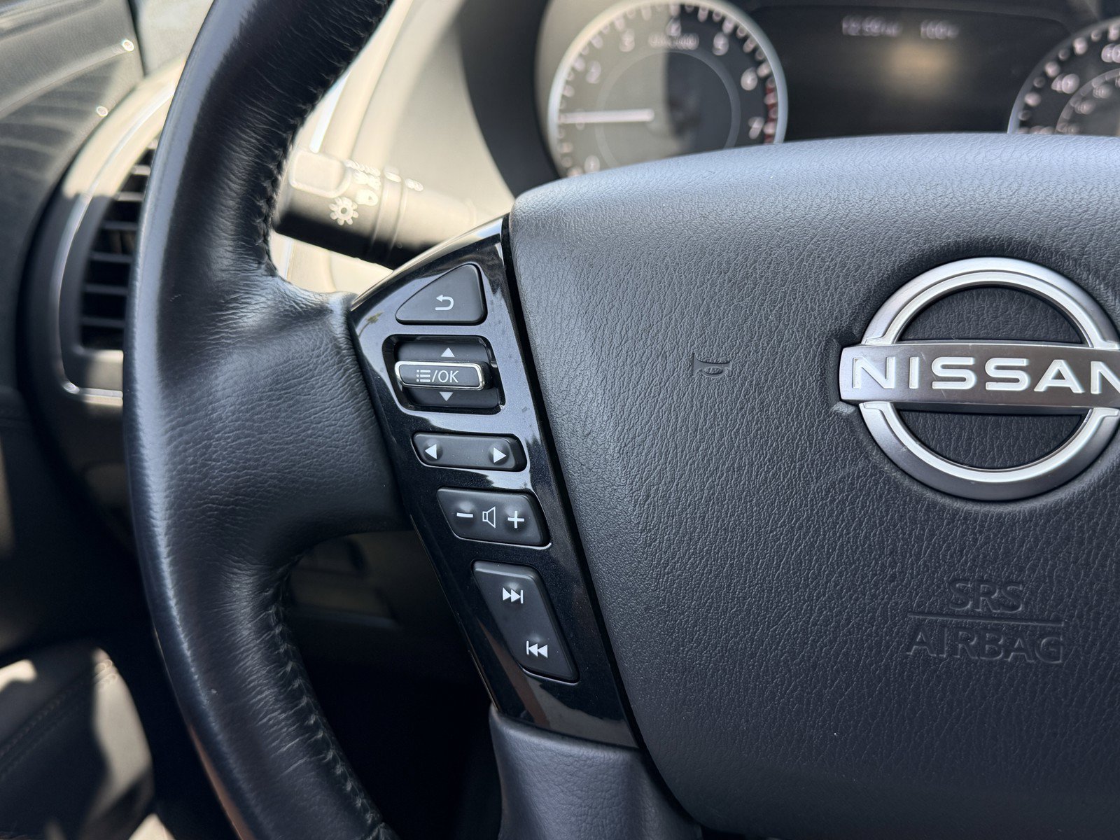 Used 2023 Nissan Armada SV AWD/4WD image 28