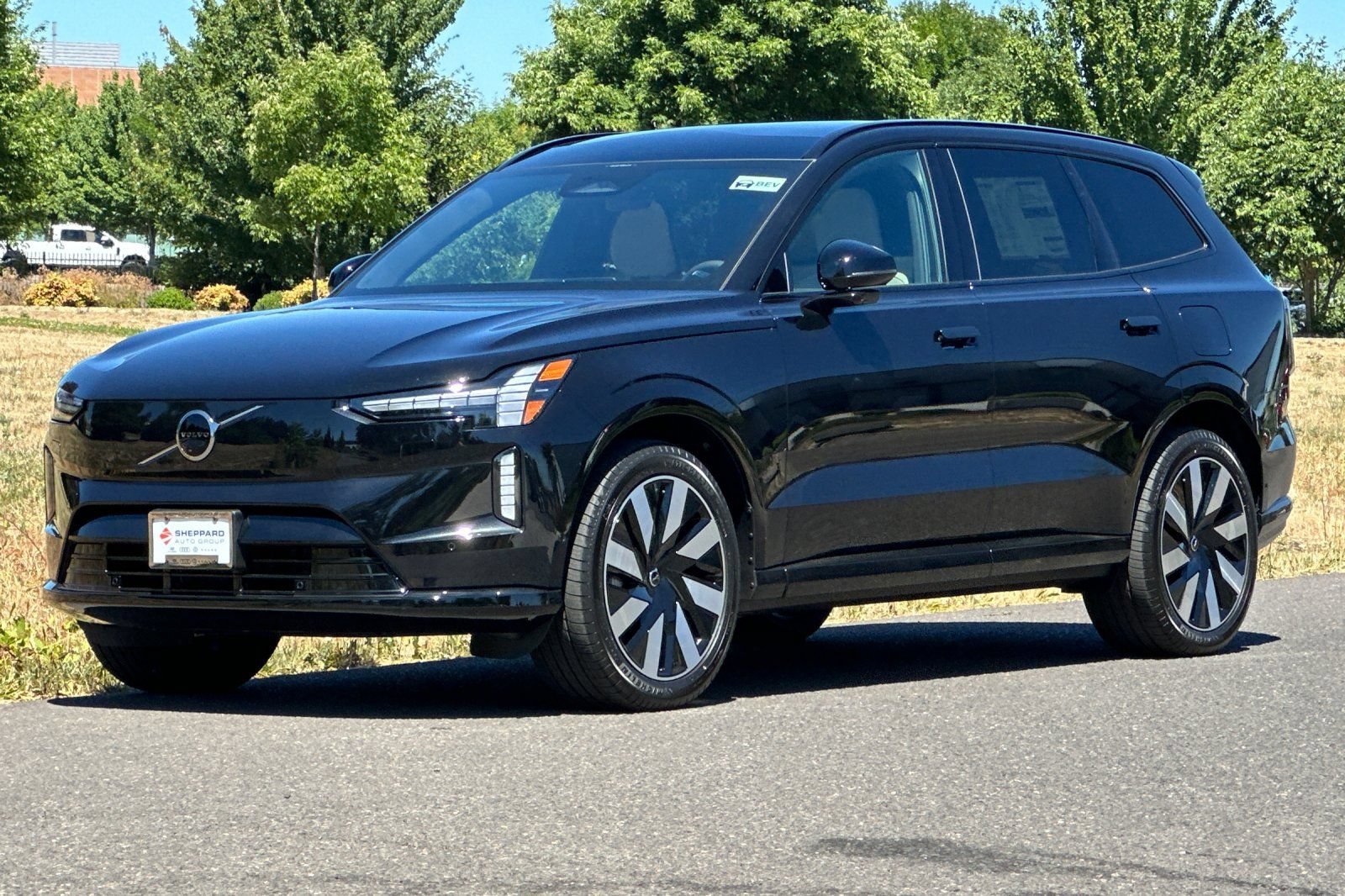 New 2026 Volvo EX90 Plus AWD/4WD image 7