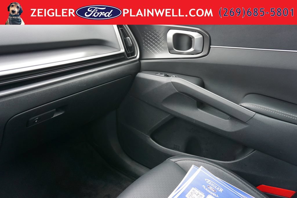 Used 2024 Kia Sorento S FWD image 32