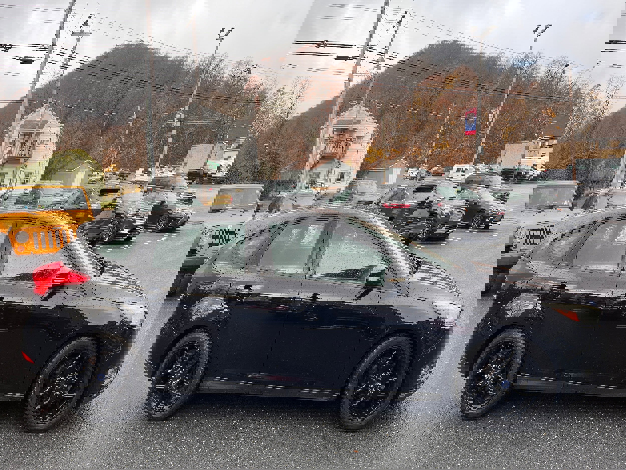 Used 2016 Ford Focus SE w/ Equipment Group 201A image 4