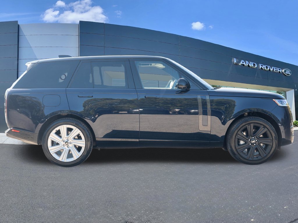 Used 2023 Land Rover Range Rover SE AWD/4WD image 8