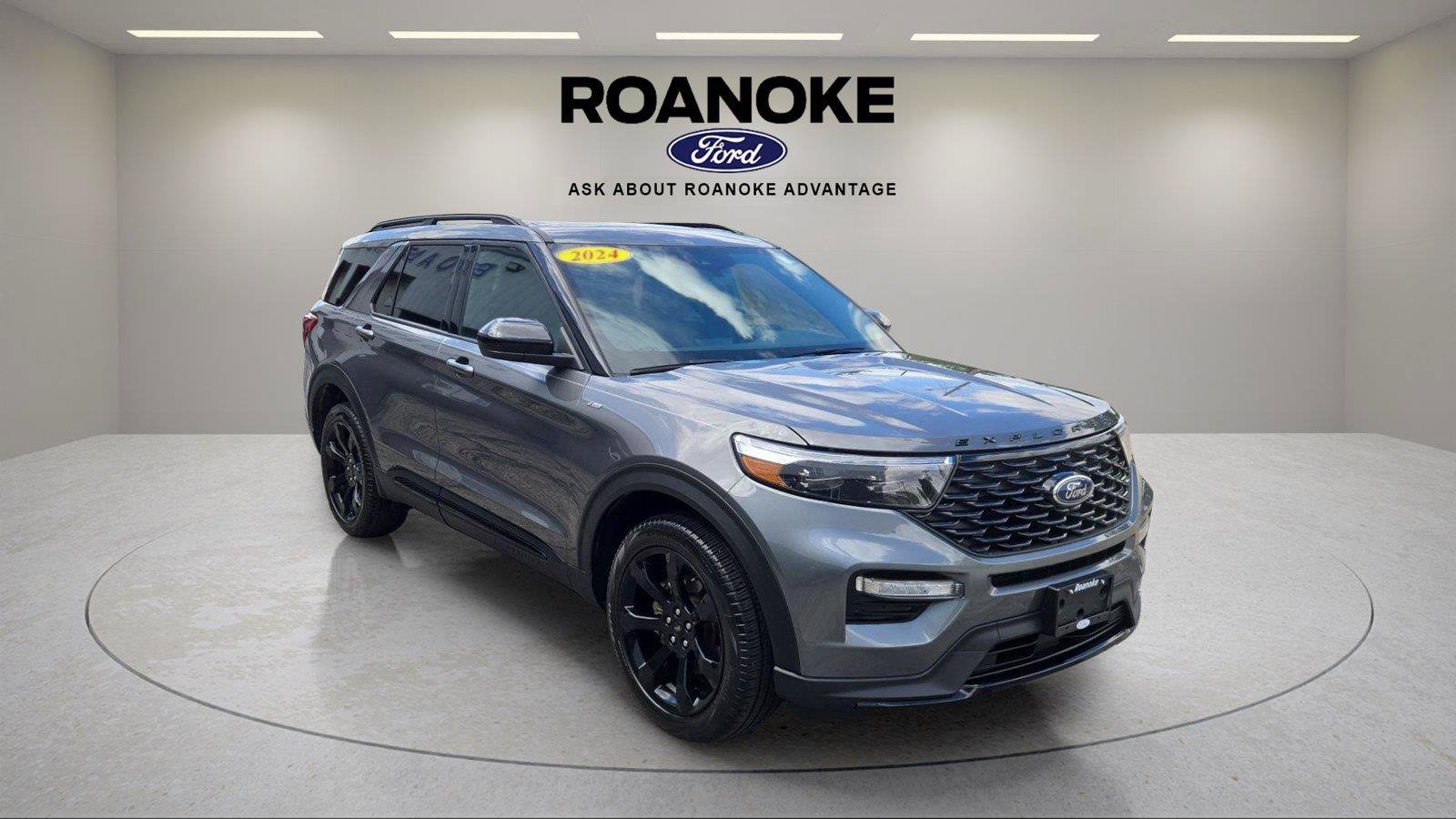 Used 2024 Ford Explorer ST-Line w/ Class IV Trailer Tow Package AWD/4WD image 14