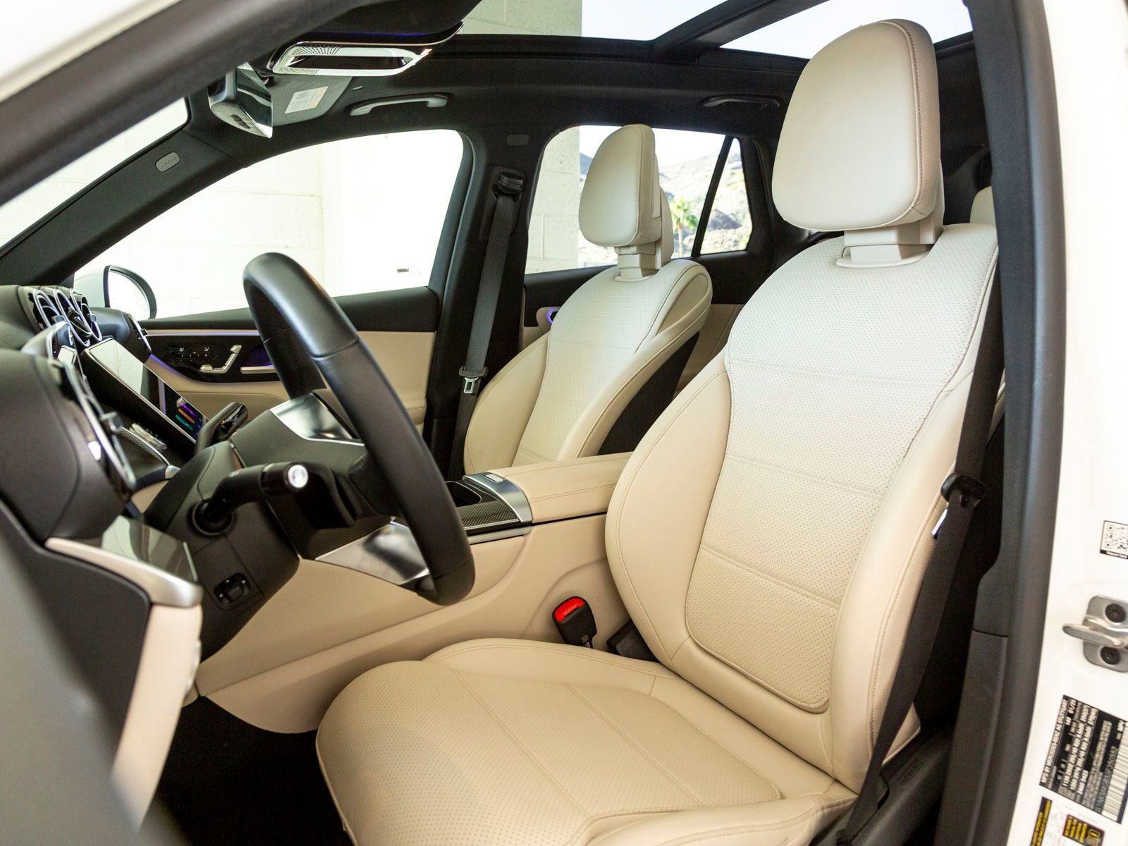 Used 2025 Mercedes-Benz GLC 300 image 20