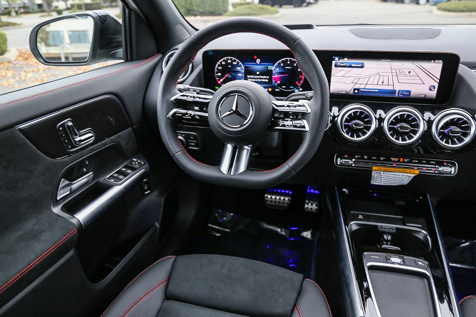 Used 2025 Mercedes-Benz GLA 250 4MATIC image 16