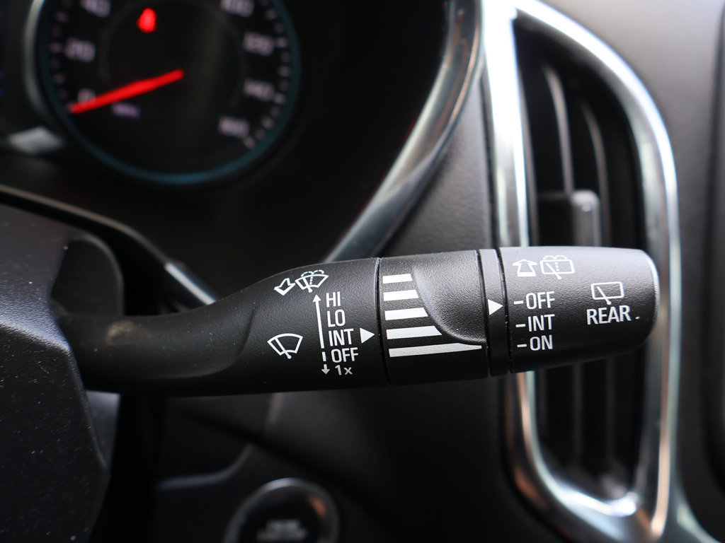 Used 2024 Chevrolet Equinox LT FWD image 37