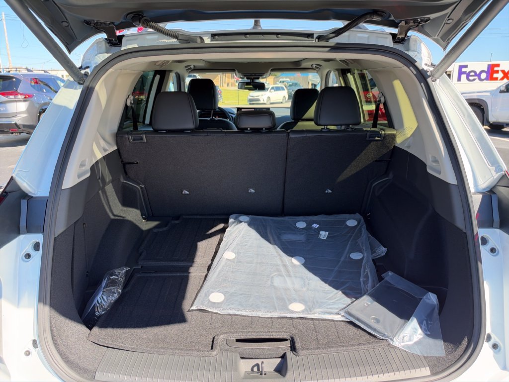 New 2026 Nissan Rogue Platinum w/ Platinum Premium Package AWD/4WD image 9