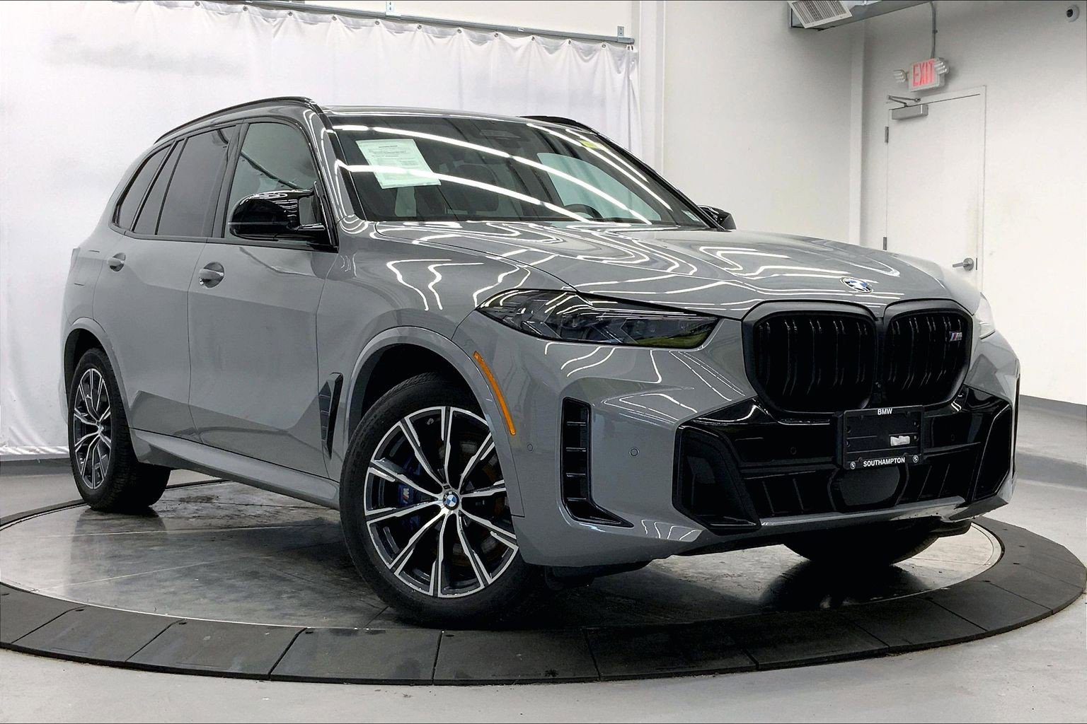Used 2024 BMW X5 M60i image 1