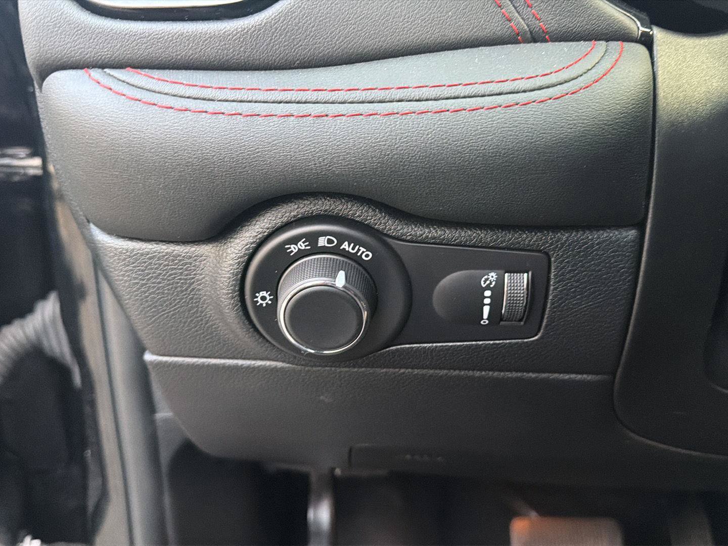 Used 2024 Dodge Durango R/T AWD/4WD image 13